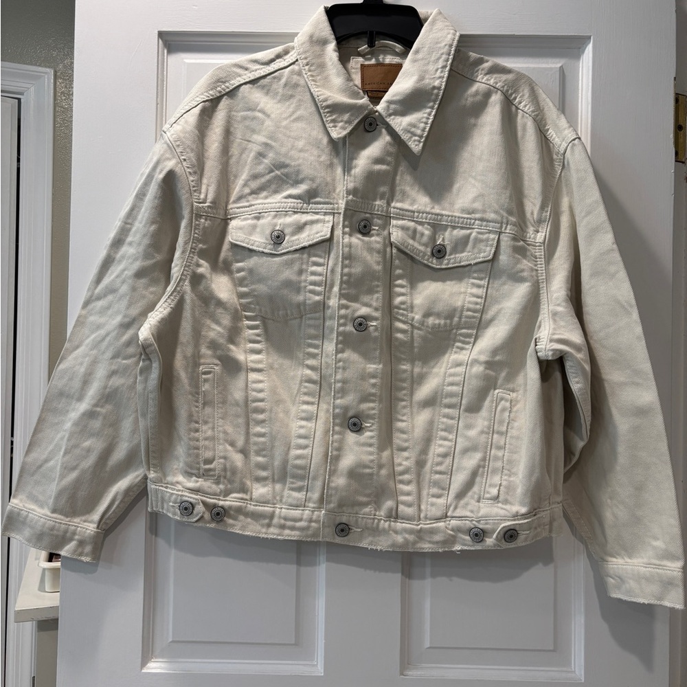 NWT American Eagle 90s Boyfriend Denim Jacket Cream, size M